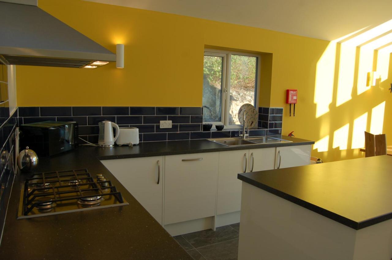 Beautiful, Modern Villa 5 Mins Walk From The Stunning Bay At Trearddur ホーリーヘッド エクステリア 写真